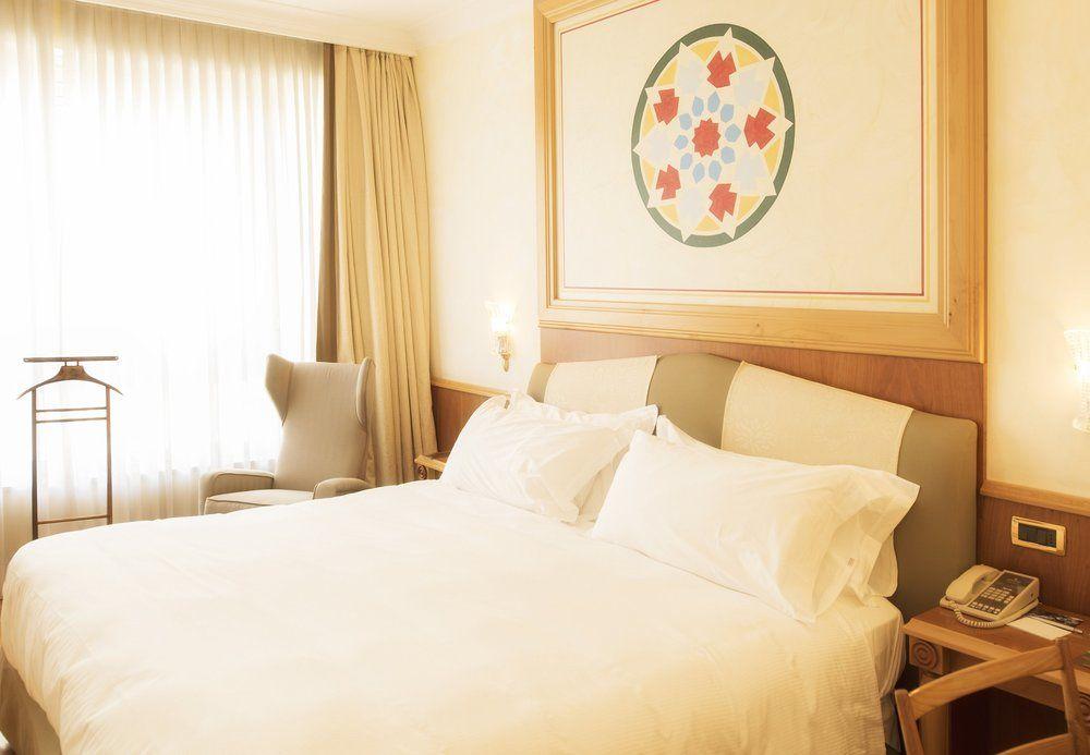 Renaissance Naples Hotel Mediterraneo Екстер'єр фото