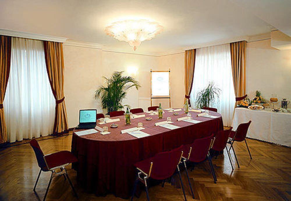 Renaissance Naples Hotel Mediterraneo Зручності фото
