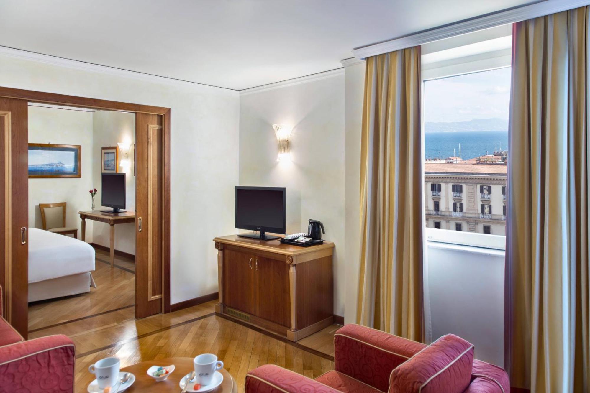 Renaissance Naples Hotel Mediterraneo Екстер'єр фото