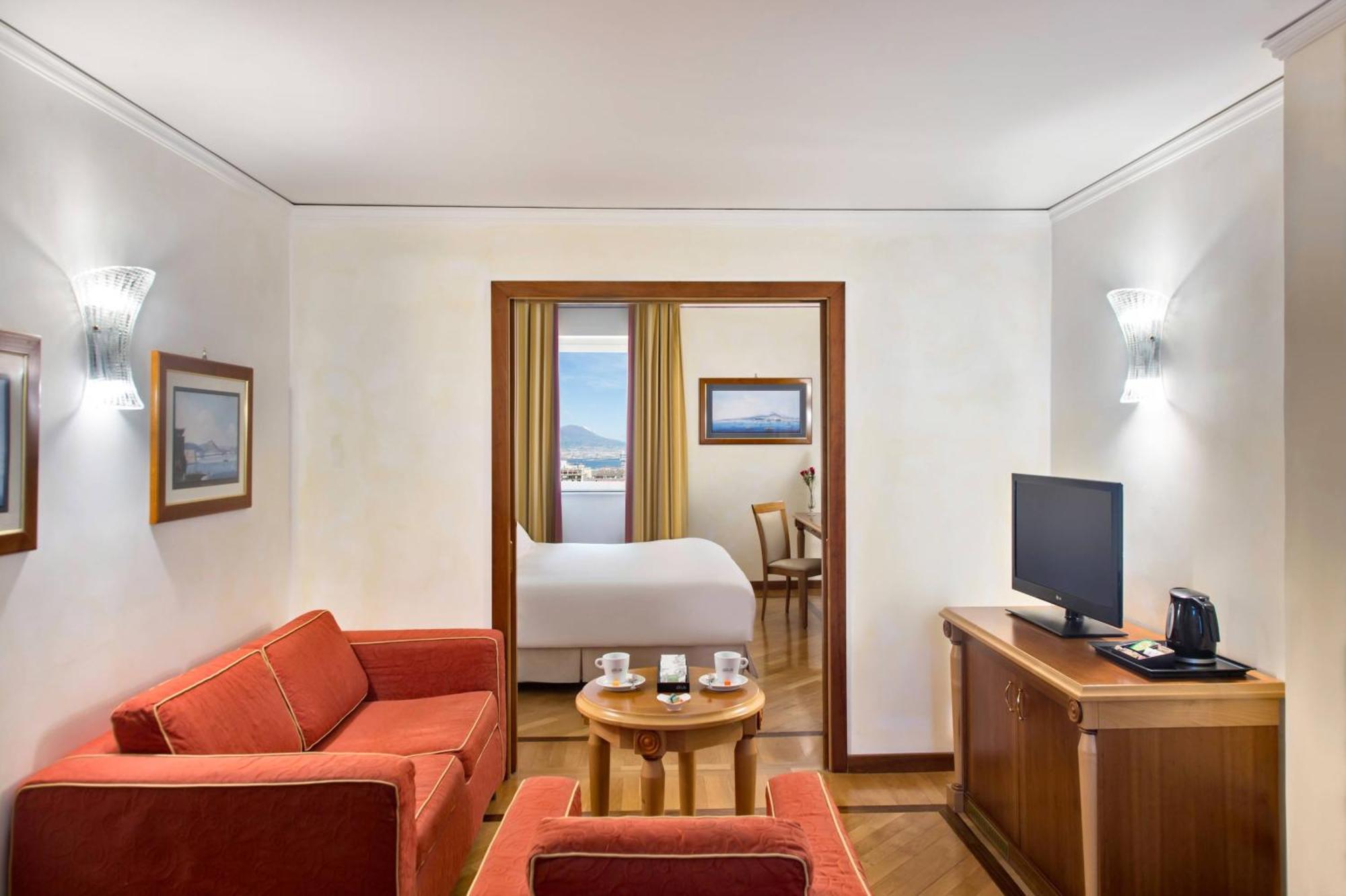 Renaissance Naples Hotel Mediterraneo Екстер'єр фото