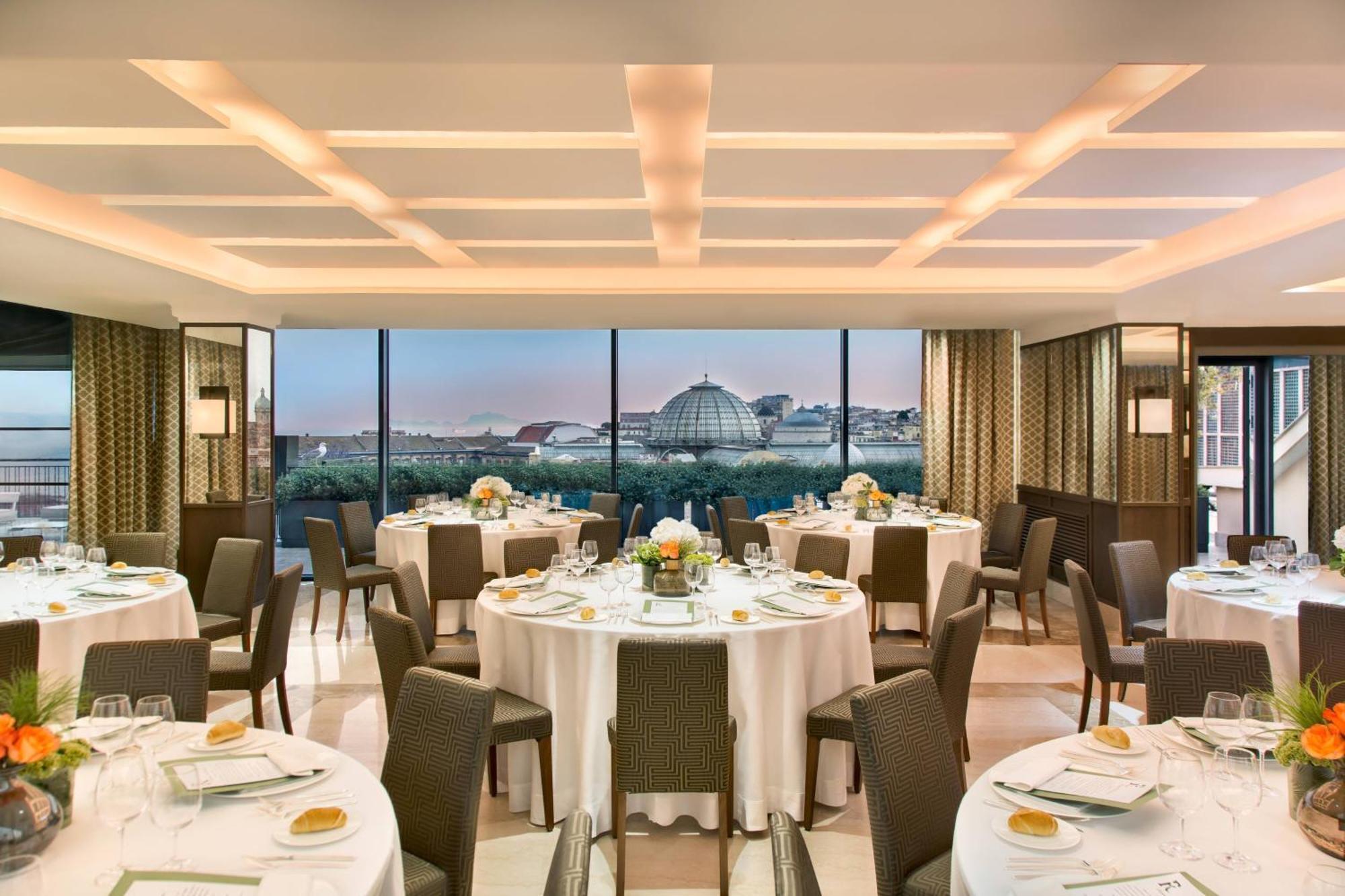 Renaissance Naples Hotel Mediterraneo Екстер'єр фото
