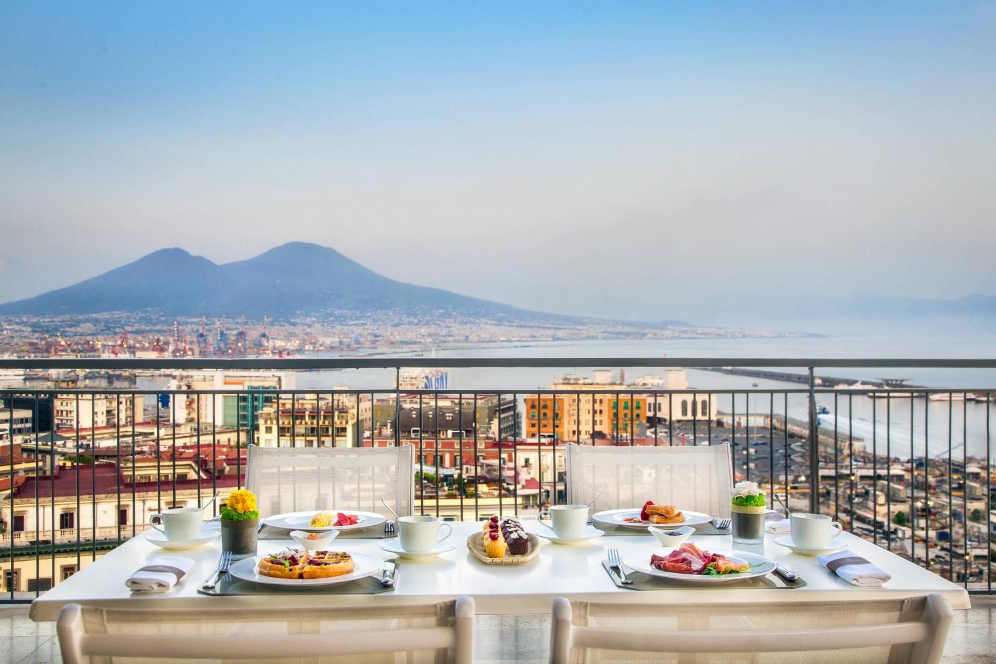Renaissance Naples Hotel Mediterraneo Екстер'єр фото