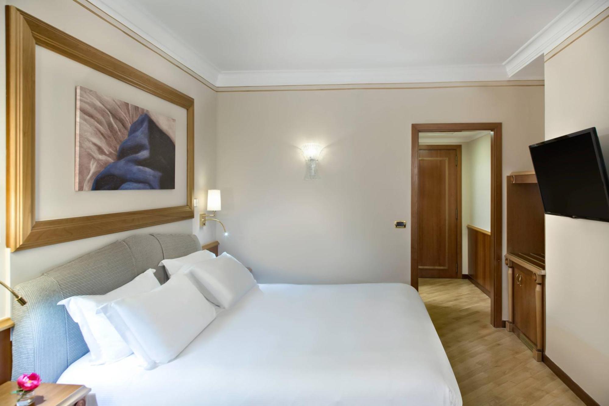Renaissance Naples Hotel Mediterraneo Екстер'єр фото