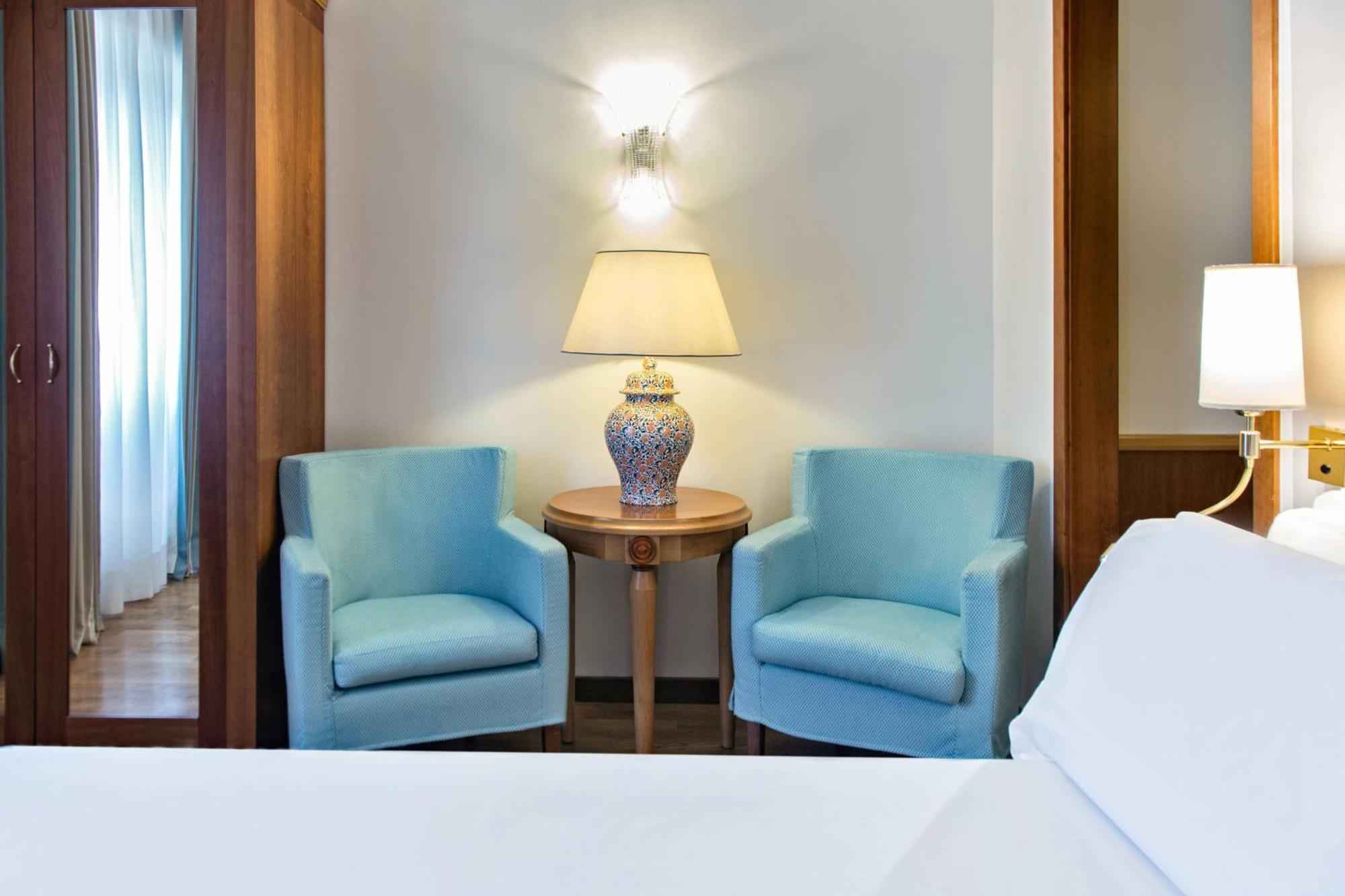 Renaissance Naples Hotel Mediterraneo Екстер'єр фото