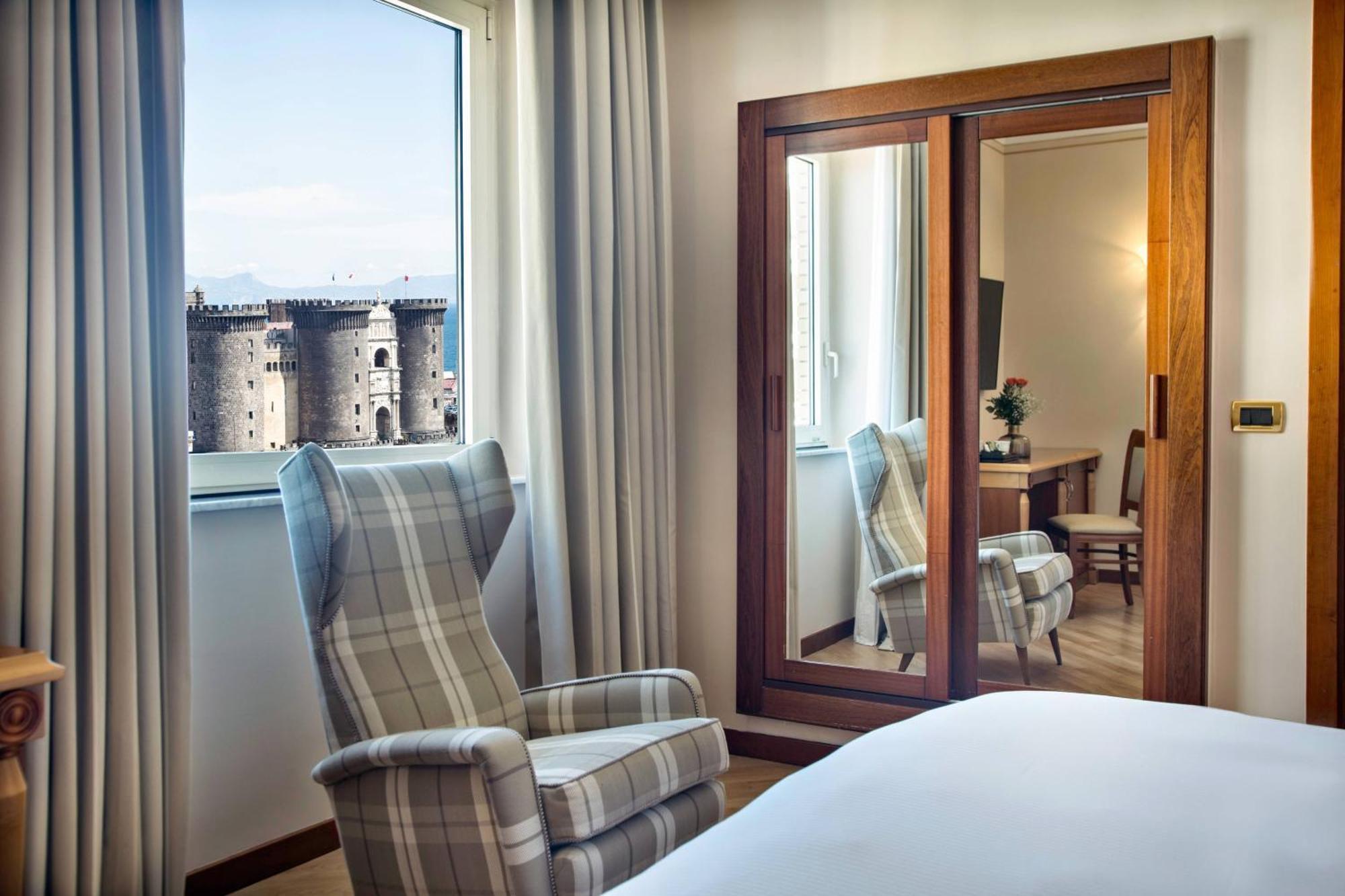 Renaissance Naples Hotel Mediterraneo Екстер'єр фото